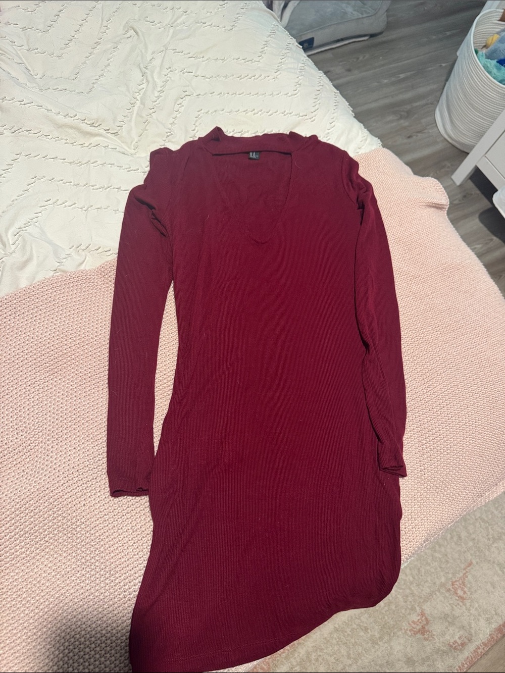 Slim Fit Long-Sleeve V-Neck Dress in Burgundy